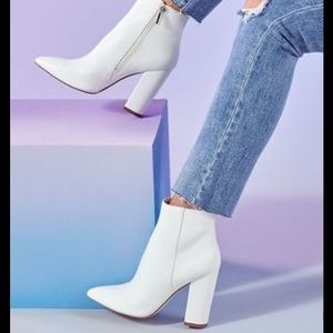 White Booties sz8 NWOT
